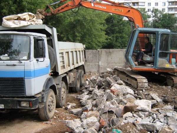 Вывоз строительного мусора: организация и особенности